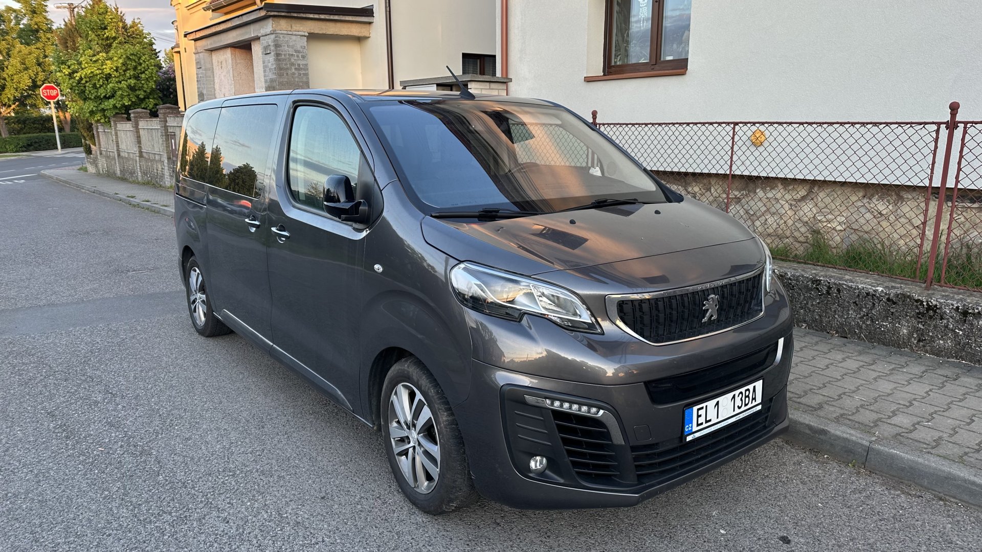 PEUGEOT Traveller 100kW / 75kWh 