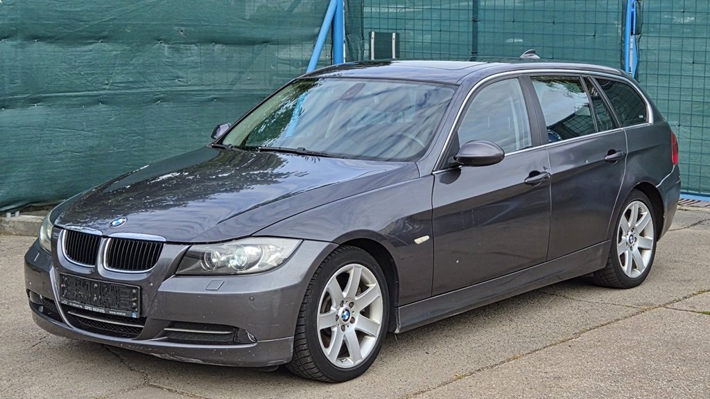 BMW 330Xd 3,0/170 kW – RZ depozit PRAHA